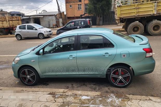 Toyota Yaris 2008 Gray