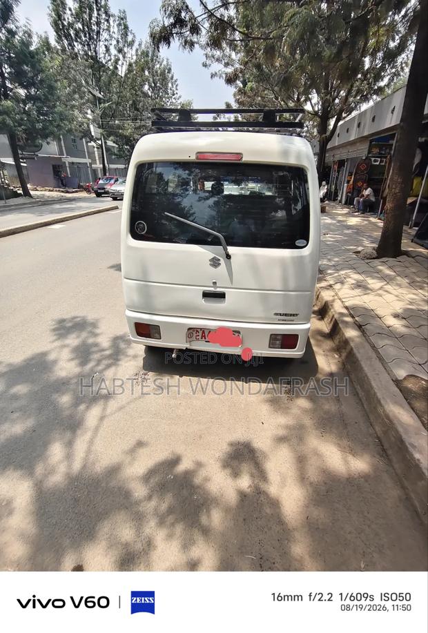 Suzuki Every Wagon 2010 White