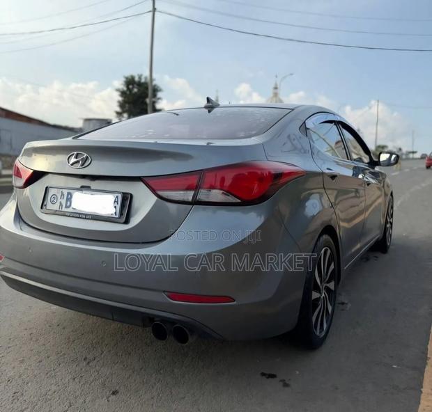 Hyundai Avante 2015 Gray