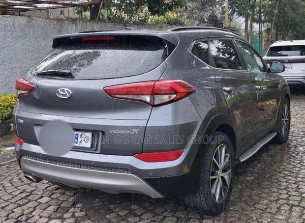Hyundai Tucson 2017 Gray