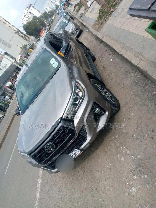 Toyota Hilux 2020 Gray