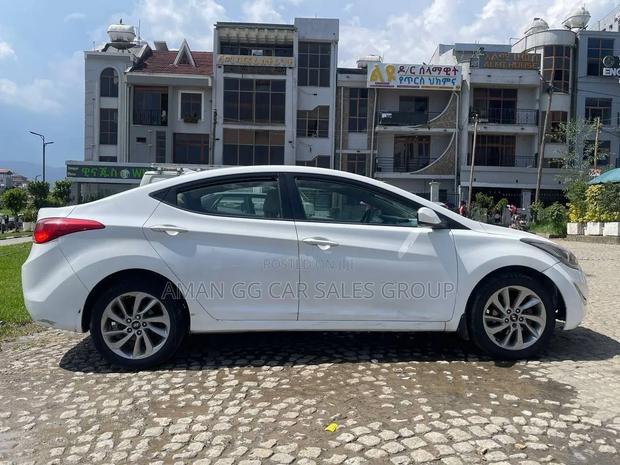 Hyundai Elantra 2015 White