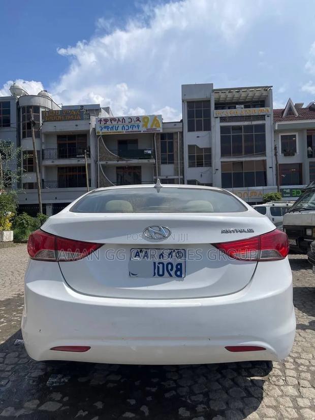 Hyundai Elantra 2015 White