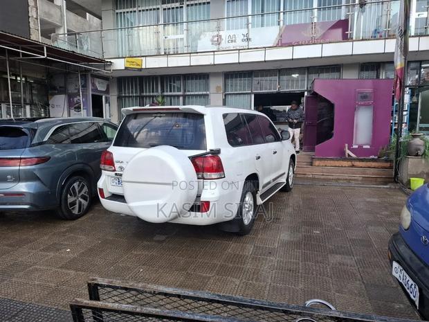 Toyota Land Cruiser 4.5 V8 TD STD 2009 White
