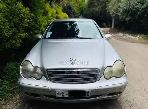 Mercedes-Benz C200 2002 Silver