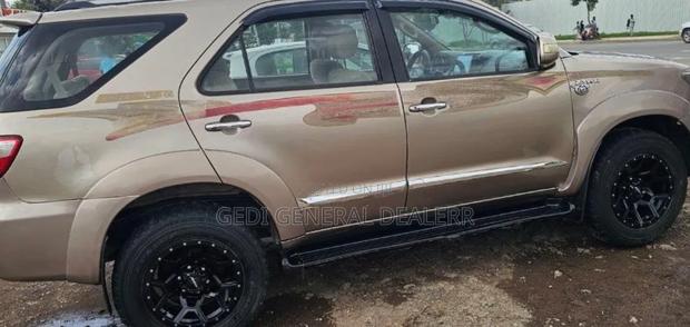 Toyota Fortuner 2010 Brown