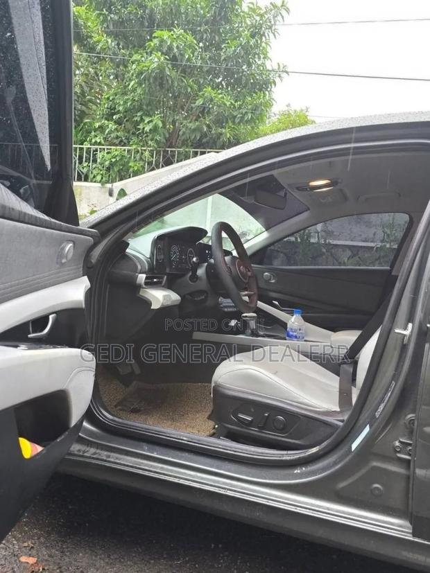 Hyundai Avante 2021 Gray