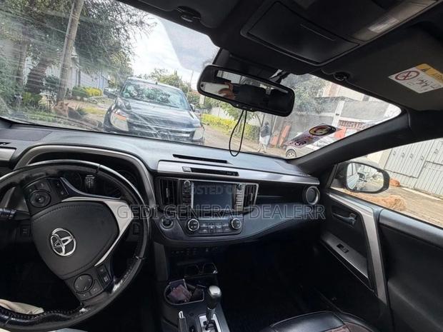 Toyota RAV4 2017 Gray