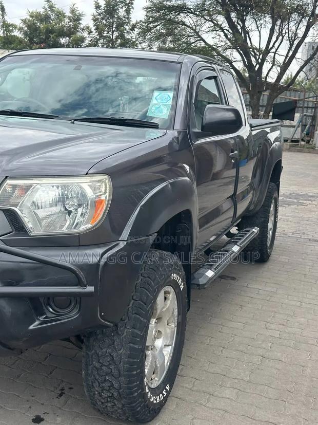Toyota Tacoma 2014 Gray