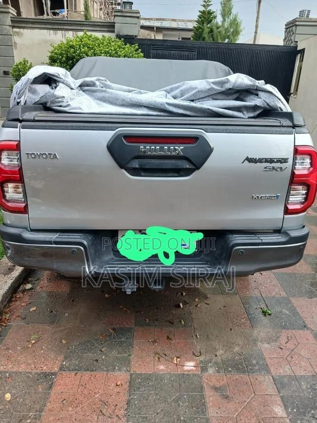Toyota Hilux 2025 Silver