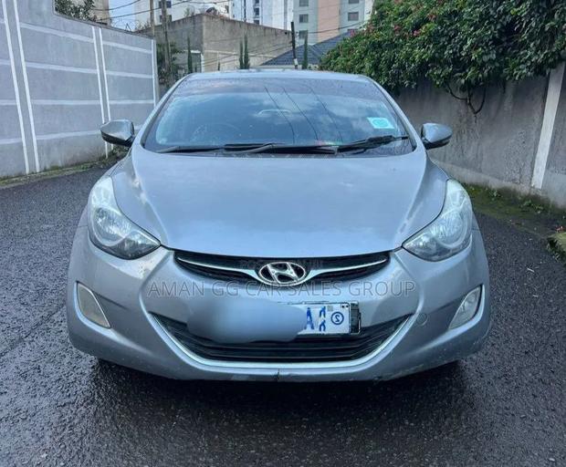 Hyundai Avante 2012 Blue