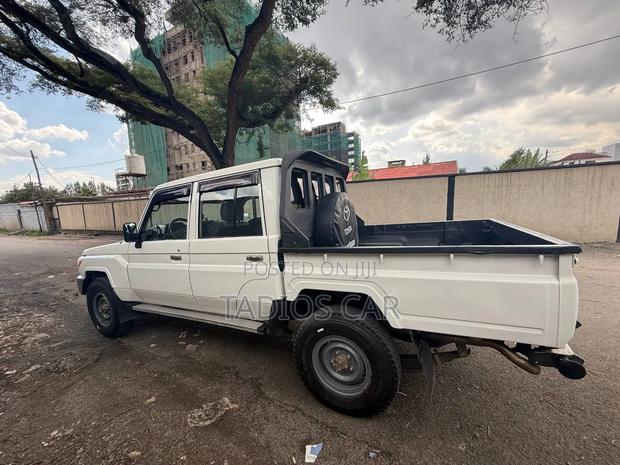 Toyota Land Cruiser 2020 White