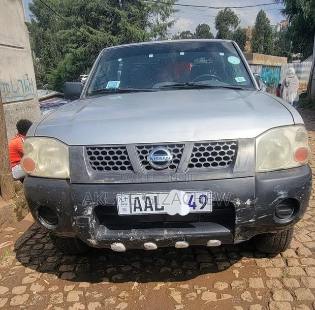 Nissan Pick-Up 2007 Silver