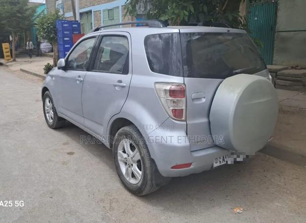 Daihatsu Terios 2010 Silver