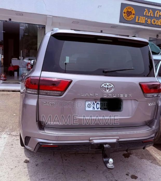 Toyota Land Cruiser 2022 Gray