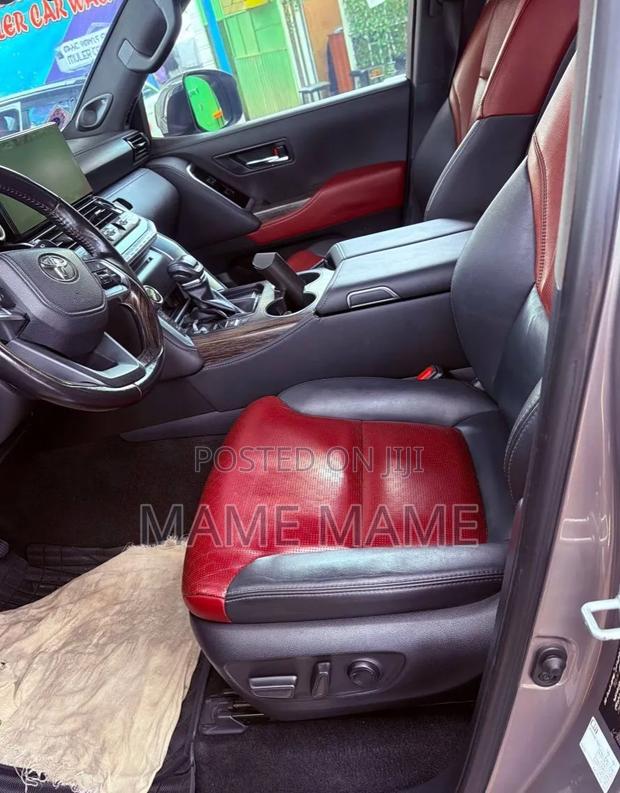 Toyota Land Cruiser 2022 Gray