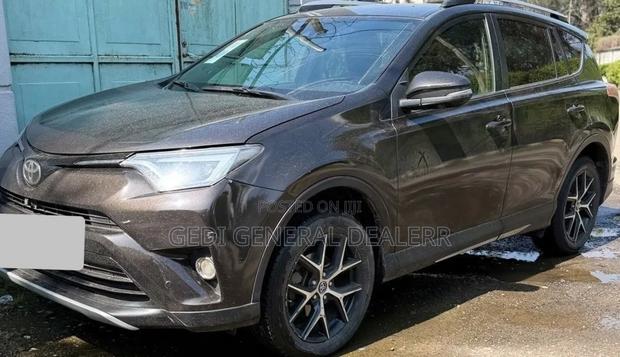 Toyota RAV4 2017 Brown
