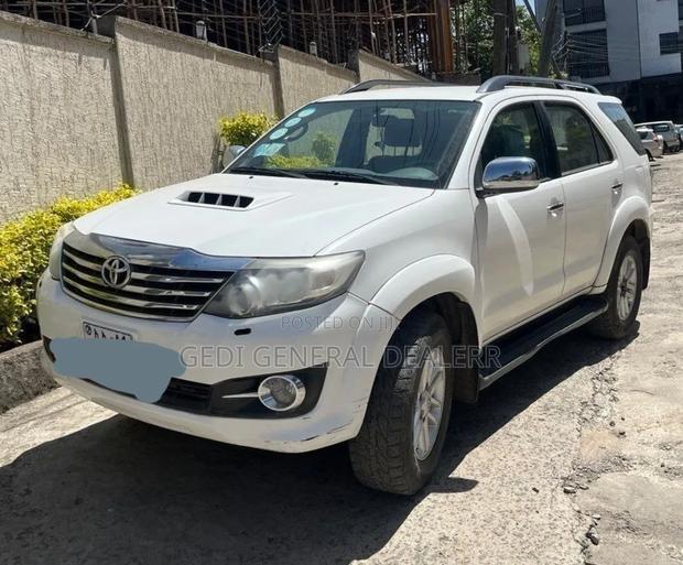 Toyota Fortuner 2015 White