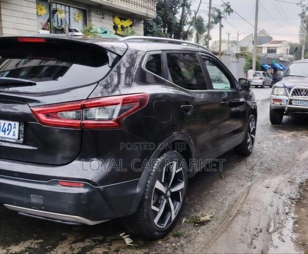 Nissan Qashqai 2018 Brown