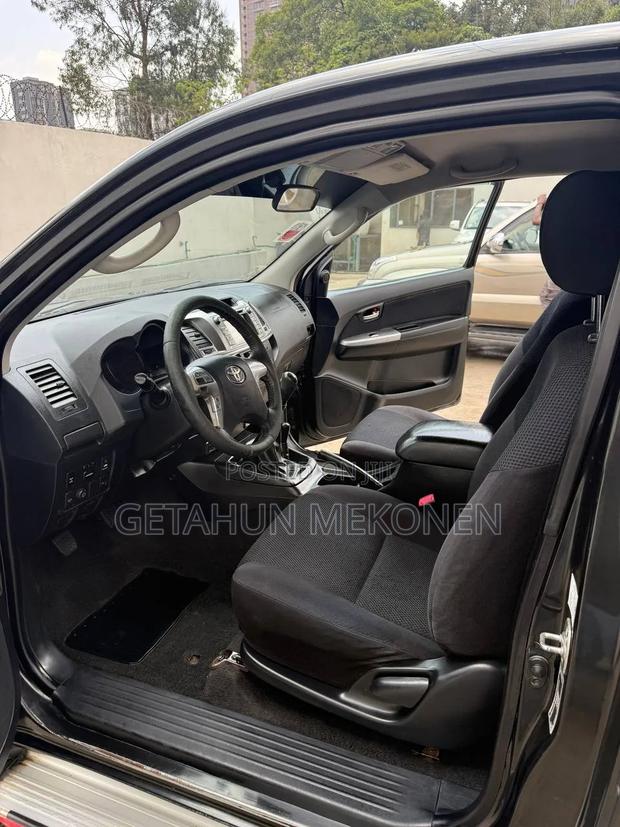 Toyota Hilux 2015 Black