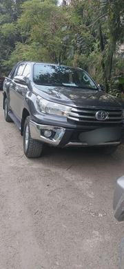 Toyota Hilux 2017 Gray for sale