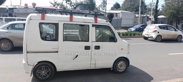 Suzuki Every Wagon 2012 White