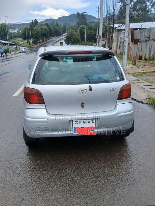 Toyota Vitz 2003 Silver
