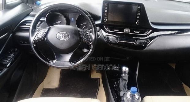 Toyota C-HR 2017 Brown
