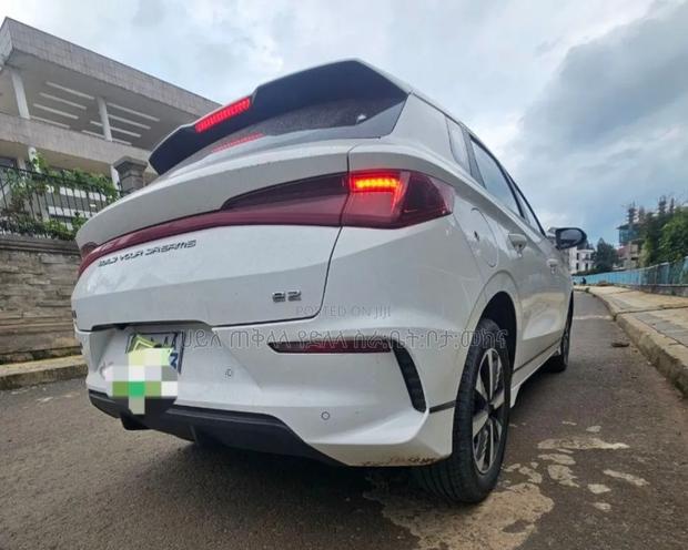 BYD E2 43 kWh 94 hp FWD 2024 White