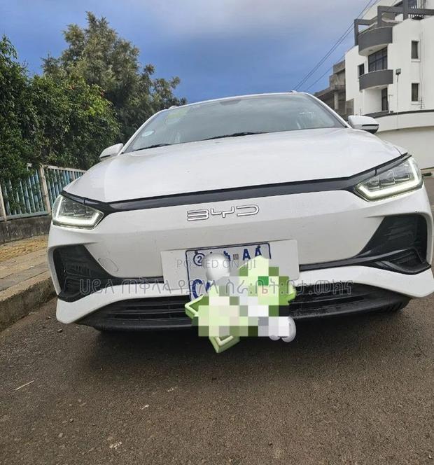 BYD E2 43 kWh 94 hp FWD 2024 White