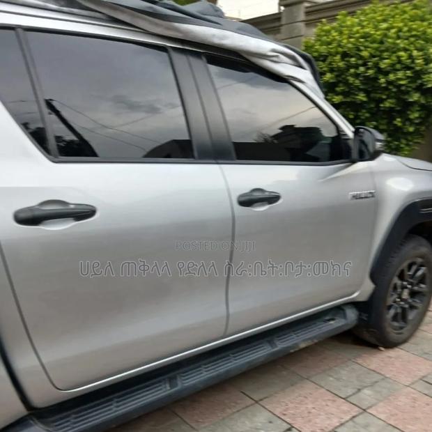 New Toyota Hilux 2025 Silver