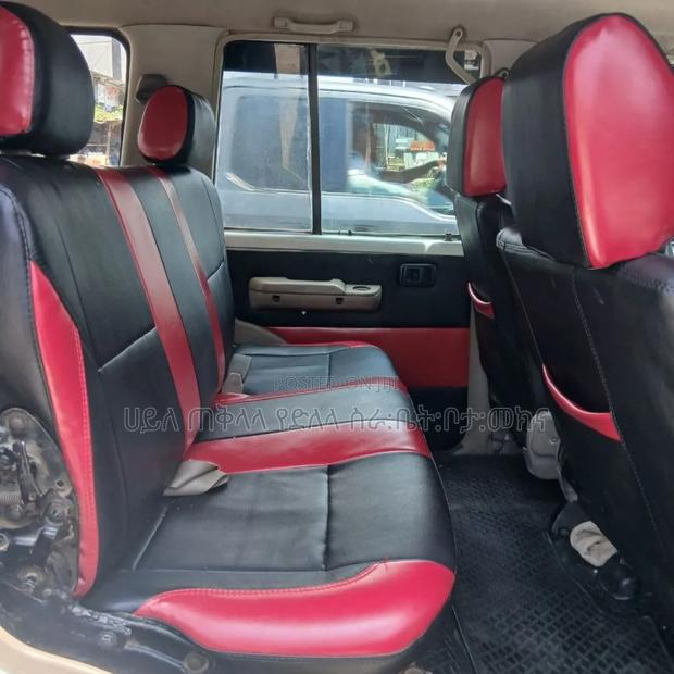 Toyota Land Cruiser 2010 Off white