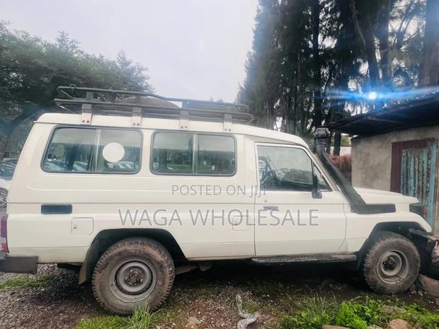 Toyota Land Cruiser 2003 White