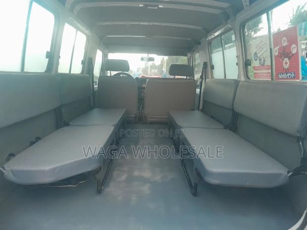 Toyota Land Cruiser 2003 White
