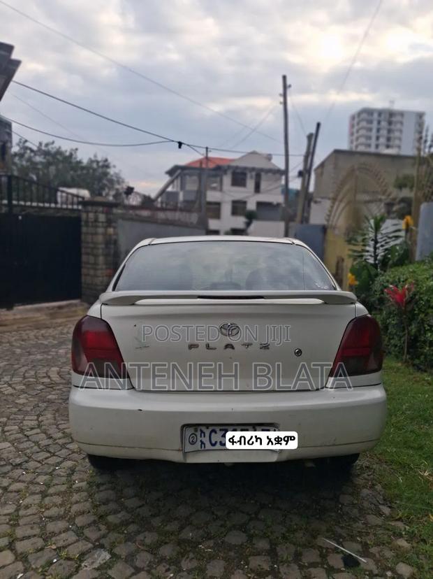 Toyota Platz 1.3 AWD 2002