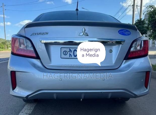 Mitsubishi Attrage 2022 Silver