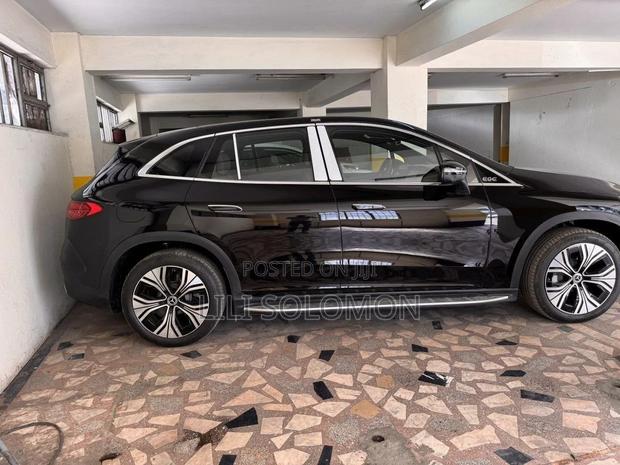 Mercedes-Benz EQE 2024 Black