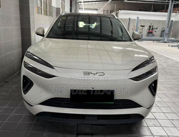 BYD Sealion 06 EV 2025 Off white