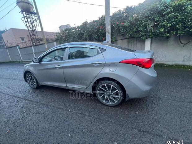 Hyundai Avante 2013 Silver
