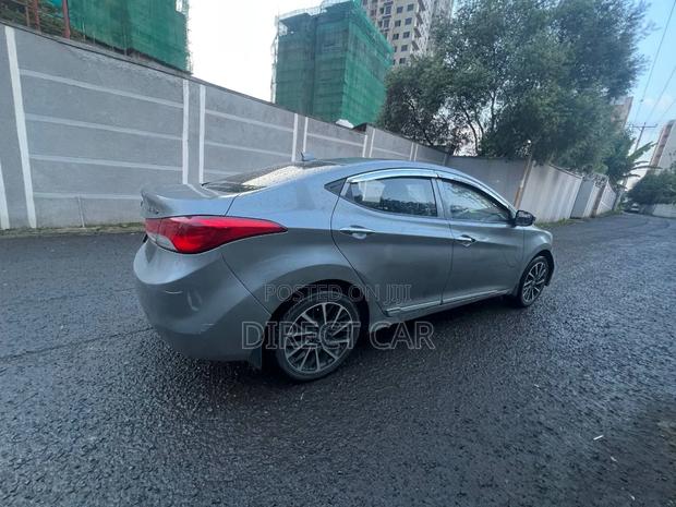 Hyundai Avante 2013 Silver