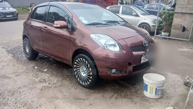 Toyota Yaris 2008 Red