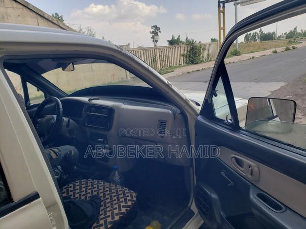 Mitsubishi L200 2000 White