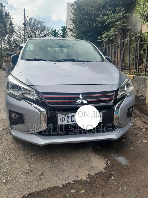 Mitsubishi Attrage 2022 Silver