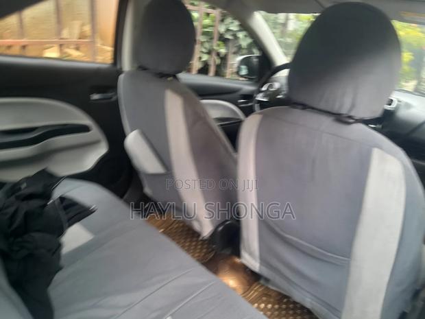 Mitsubishi Attrage 2022 Silver