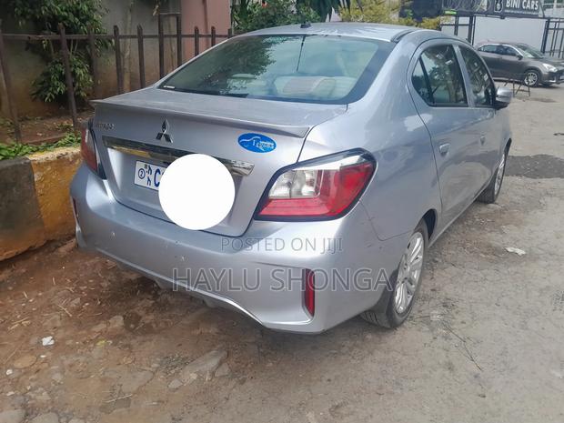 Mitsubishi Attrage 2022 Silver