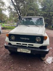 Toyota Land Cruiser 1990 White for sale