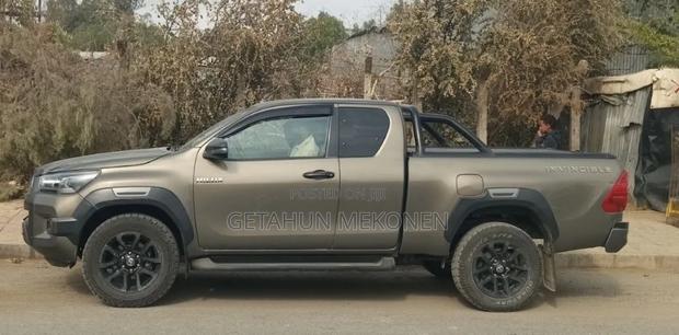 Toyota Hilux 2021 Gold