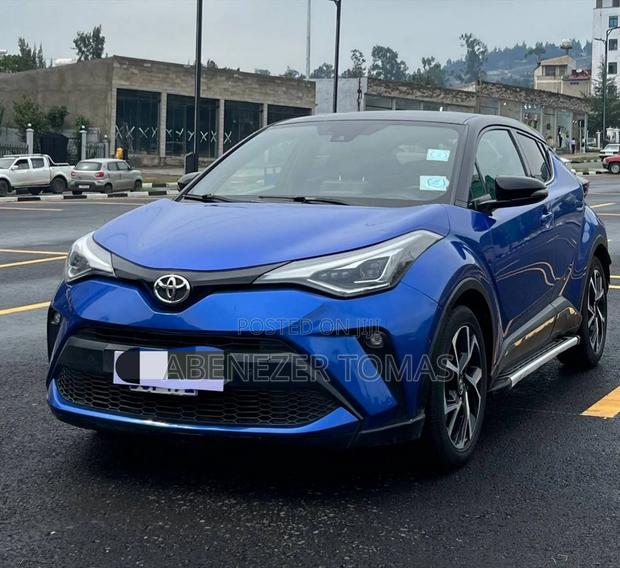 Toyota C-HR 2021 Blue