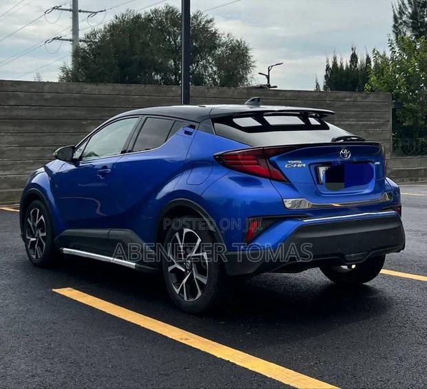 Toyota C-HR 2021 Blue