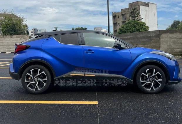 Toyota C-HR 2021 Blue